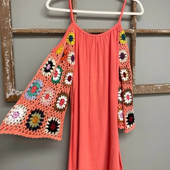 Umgee Coral Cold Shoulder Dress with Crochet Detail Size Med NWT - Picture 2 of 4